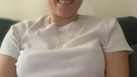 Snapshot of chronicallyxo chatting on 22, 12, 2025 xolena zo-lee-na online show from 22, 12, 2025