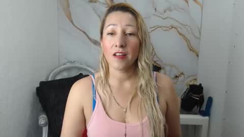 chrystal hotty online show from 18, 9, 2025