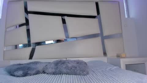 instagram chrystaljade.1 online show from 21, 3, 2026