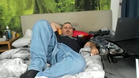 chubbydaddybear82 online show from 9, 11, 2025