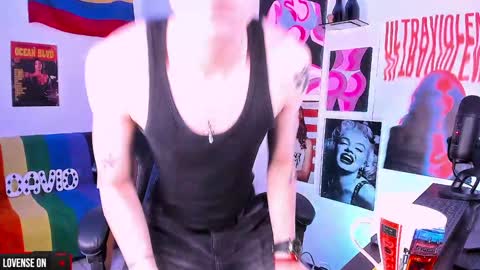 Snapshot of cinnamon_boyxxx chatting on 25, 12, 2024 David Independent Model online show from 25, 12, 2024