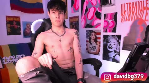 Snapshot of cinnamon_boyxxx chatting on 2, 3, 2025 David Independent Model online show from 2, 3, 2025