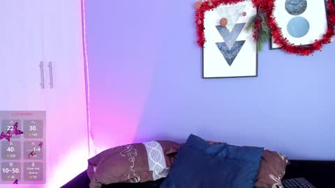 Snapshot of cinnamon_kyla chatting on 12, 12, 2024 cinnamon_kyla online show from 12, 12, 2024