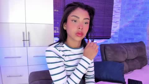 Snapshot of cinnamon_kyla chatting on 10, 1, 2025 cinnamon_kyla online show from 10, 1, 2025