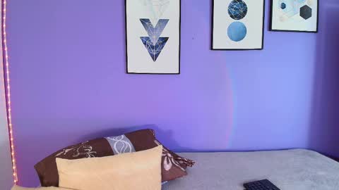 Snapshot of cinnamon_kyla chatting on 23, 2, 2025 cinnamon_kyla online show from 23, 2, 2025