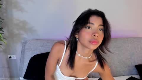 Snapshot of cinnamon_kyla chatting on 27, 2, 2025 cinnamon_kyla online show from 27, 2, 2025