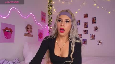 Snapshot of cinniaa_ chatting on 23, 5, 2026 cinniaa online show from 23, 5, 2026