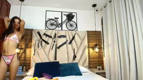 Snapshot of cinthiabaker chatting on 25, 11, 2025 cinthiabaker online show from 25, 11, 2025