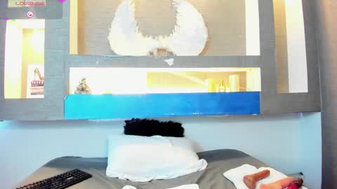 Cinthya  online show from 24, 2, 2025