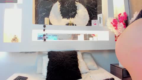 Cinthya  online show from 24, 9, 2025