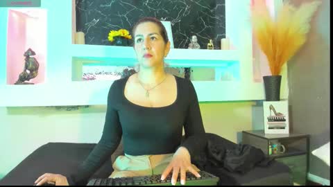 Cinthya  online show from 10, 1, 2026