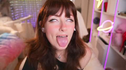 Cissy Glitter online show from 18, 4, 2026