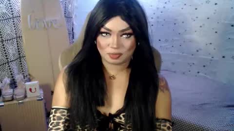 QUEEN CESS online show from 8, 4, 2026