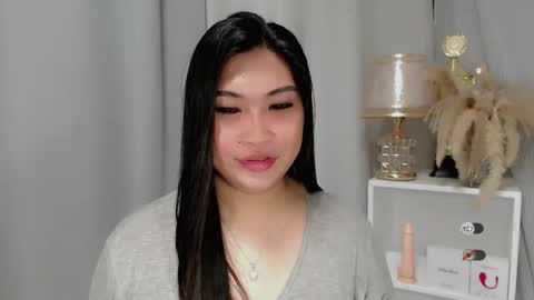 Snapshot of claire_wntr chatting on 22, 5, 2026 CLAIRE online show from 22, 5, 2026