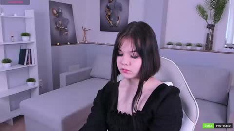 Claire Faers online show from 2, 2, 2025