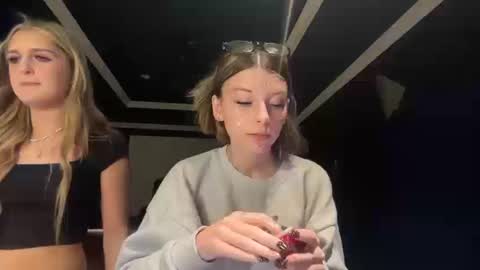 Snapshot of clairewalkerr chatting on 16, 10, 2025 clairewalkerr online show from 16, 10, 2025