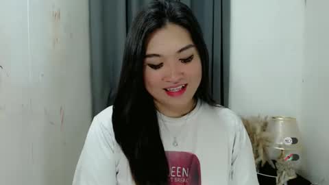 Snapshot of clairewntr_ chatting on 20, 10, 2025 CLAIRE online show from 20, 10, 2025