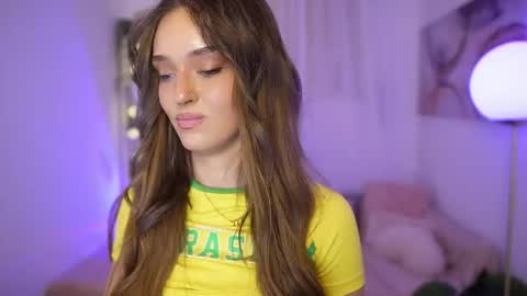 Clara smile online show from 3, 12, 2025