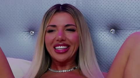 ClaraHazel online show from 28, 1, 2025