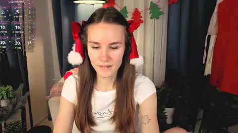 Snapshot of clare_ff chatting on 20, 12, 2025 Claire online show from 20, 12, 2025