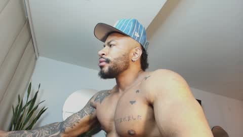 Snapshot of clark_strong chatting on 6, 4, 2026 clark_strong online show from 6, 4, 2026