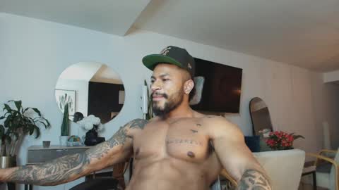 Snapshot of clark_strong chatting on 16, 4, 2026 clark_strong online show from 16, 4, 2026
