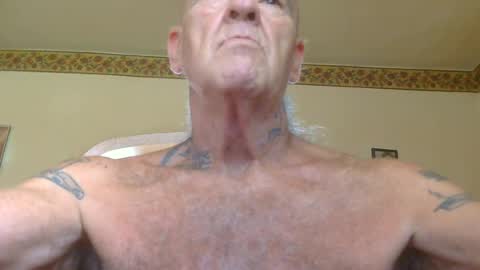 Snapshot of classic_rock_and_oldies chatting on 17, 7, 2026 Pizza online show from 17, 7, 2026
