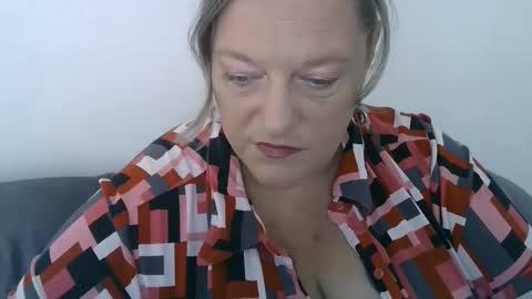 Snapshot of claudineddd chatting on 8, 1, 2025 ClaudineDDD online show from 8, 1, 2025