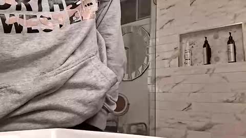 Snapshot of clayton_clay chatting on 17, 11, 2025 clayton_clay online show from 17, 11, 2025