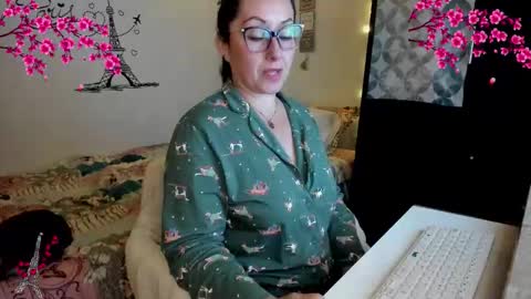 Snapshot of cleo_christmas chatting on 24, 2, 2026 cleo_christmas online show from 24, 2, 2026