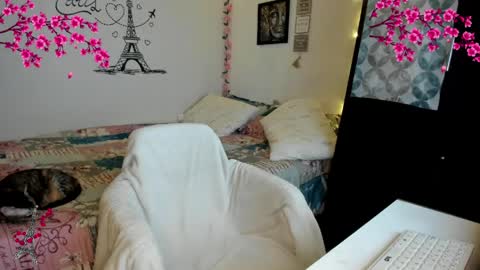 cleo_christmas online show from 2, 4, 2026