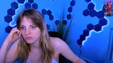 Snapshot of clery_shine chatting on 2, 3, 2026 clery_shine online show from 2, 3, 2026