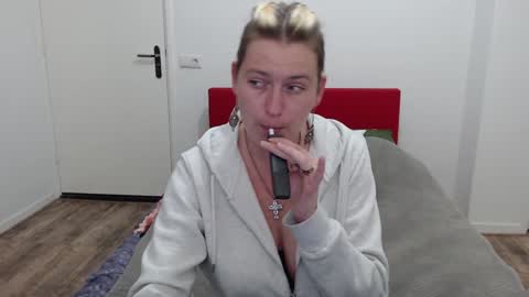 Syl  online show from 5, 2, 2025