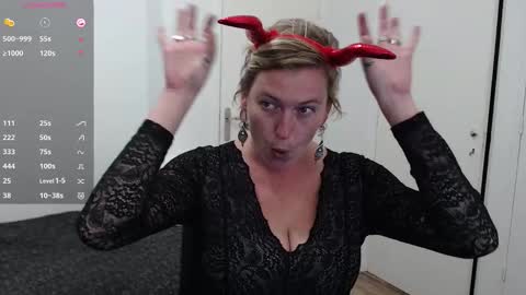 Syl  online show from 3, 10, 2025