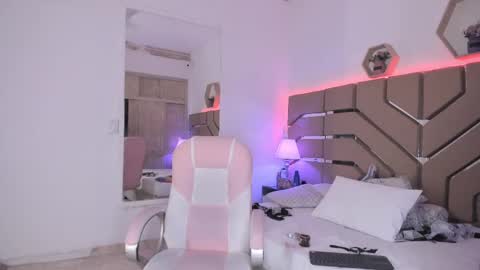 Cloe Online de 600 a 1400 online show from 8, 3, 2025