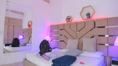 Cloe Online de 600 a 1400 online show from 18, 10, 2025