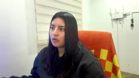cloe small online show from 7, 7, 2026