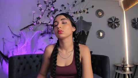 CLOE  online show from 30, 10, 2025