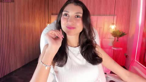 C L O E  online show from 9, 1, 2026