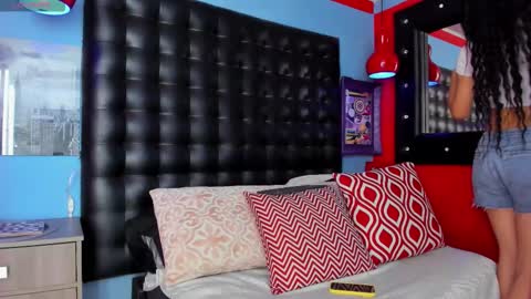 ---Cloe--- online show from 18, 11, 2025