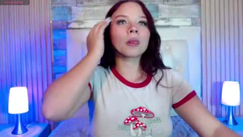Snapshot of cloey_bentley chatting on 23, 6, 2026 cloey_bentley online show from 23, 6, 2026