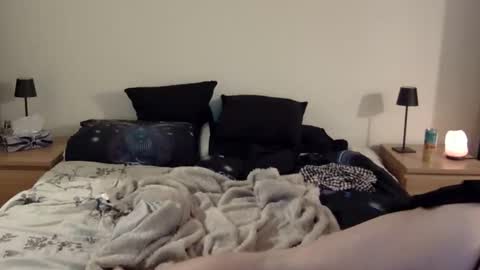 Snapshot of cloudy2025 chatting on 19, 11, 2025 cloudy2025 online show from 19, 11, 2025