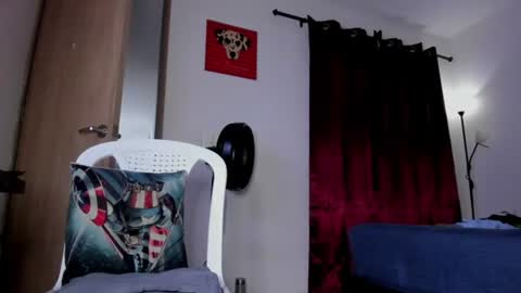 Snapshot of cloudy_pigdude chatting on 13, 6, 2026 CRISTIAN online show from 13, 6, 2026