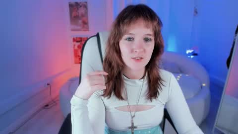  Clover  follow me  online show from 4, 3, 2025
