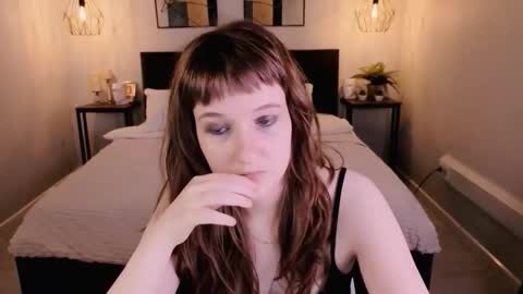  Clover  follow me  online show from 10, 9, 2025
