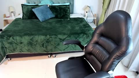 emely dolce online show from 18, 2, 2025