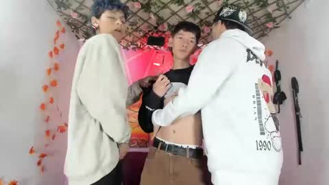 Snapshot of club_latinboys chatting on 15, 9, 2025 club_latinboys online show from 15, 9, 2025