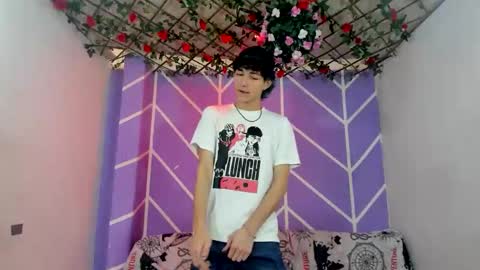 Snapshot of club_latinboys chatting on 11, 10, 2025 club_latinboys online show from 11, 10, 2025