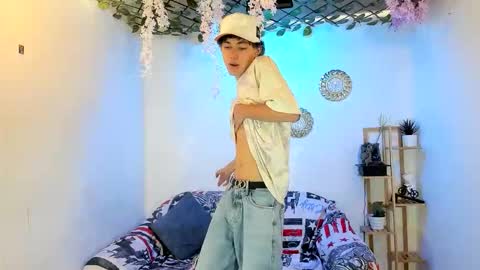 Snapshot of club_latinboys chatting on 6, 11, 2025 club_latinboys online show from 6, 11, 2025