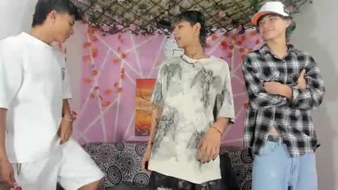 Snapshot of club_latinboys chatting on 27, 11, 2025 club_latinboys online show from 27, 11, 2025